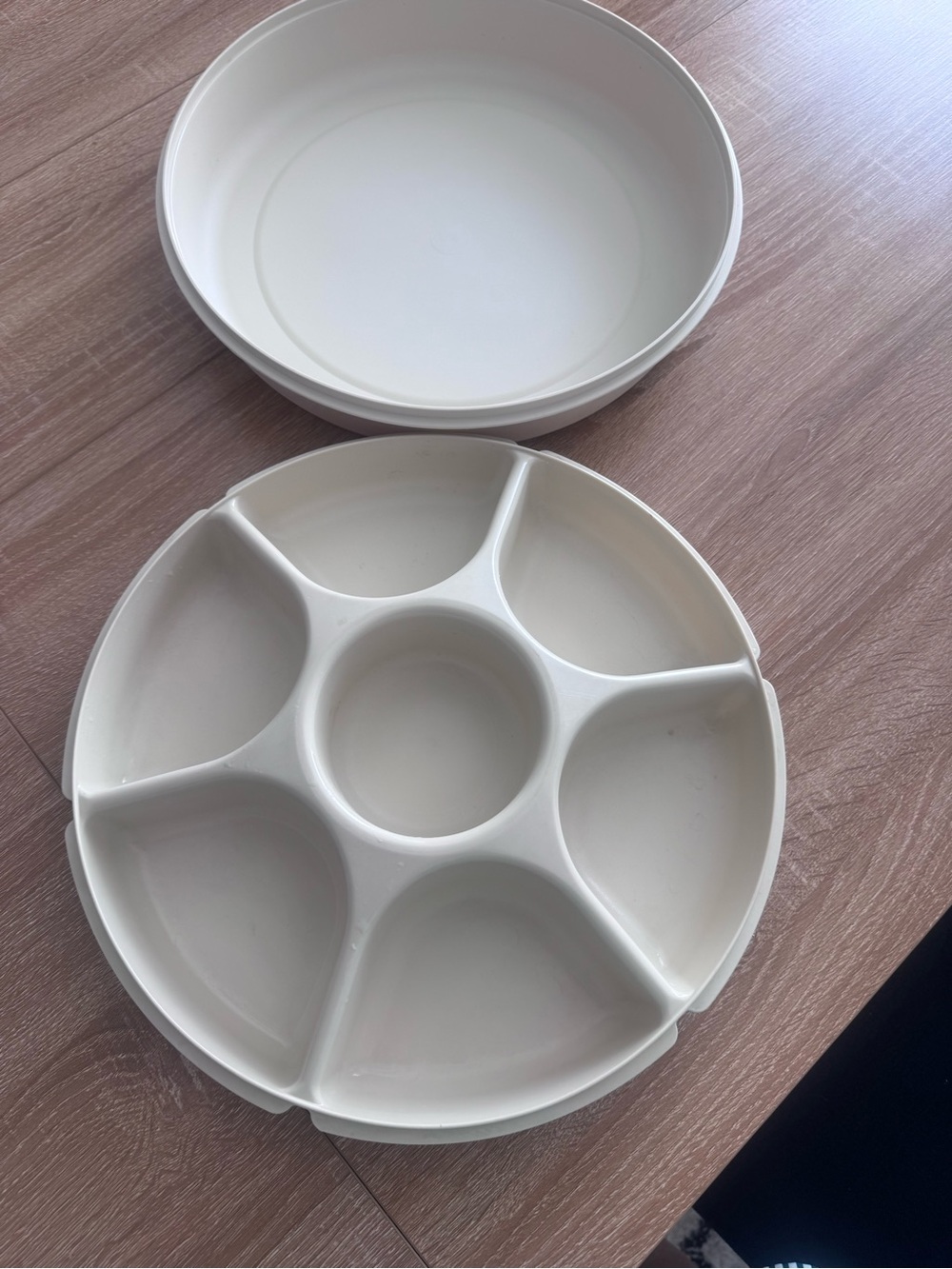 Tupperware Cream Sectioned Serving Tray with Central Dip Well